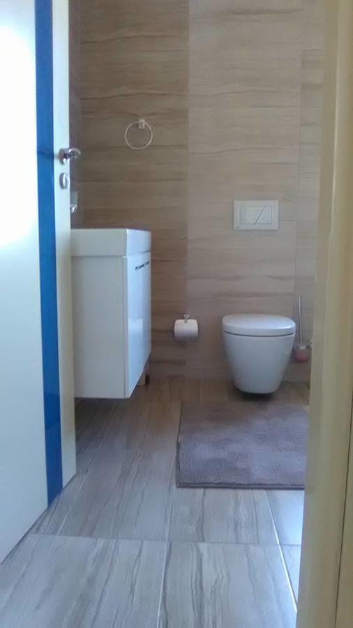 Aler Holiday Inn Sarandë Esterno foto