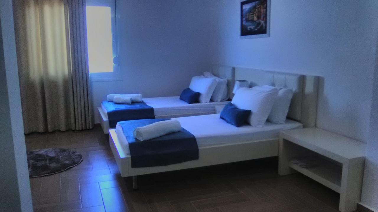 Aler Holiday Inn Sarandë Esterno foto